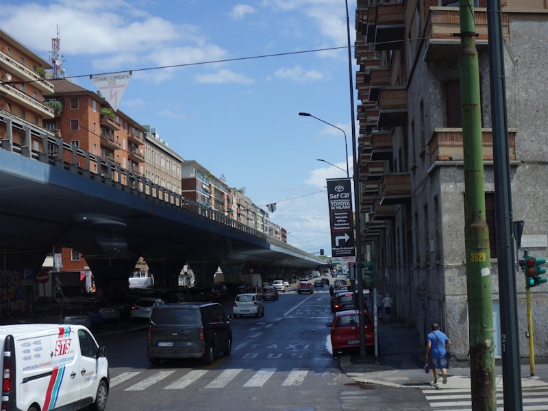 Landelijke weg door het Brabantse platteland